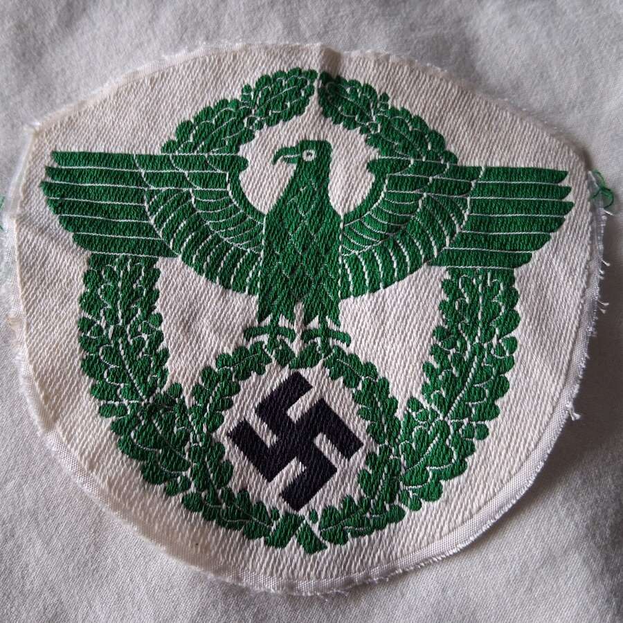 Cloth insignia