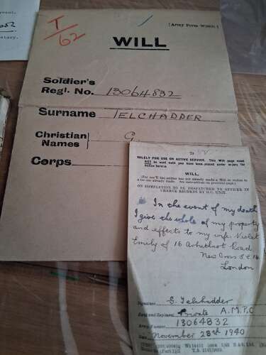 WW2 group includes kings badge with paperwork